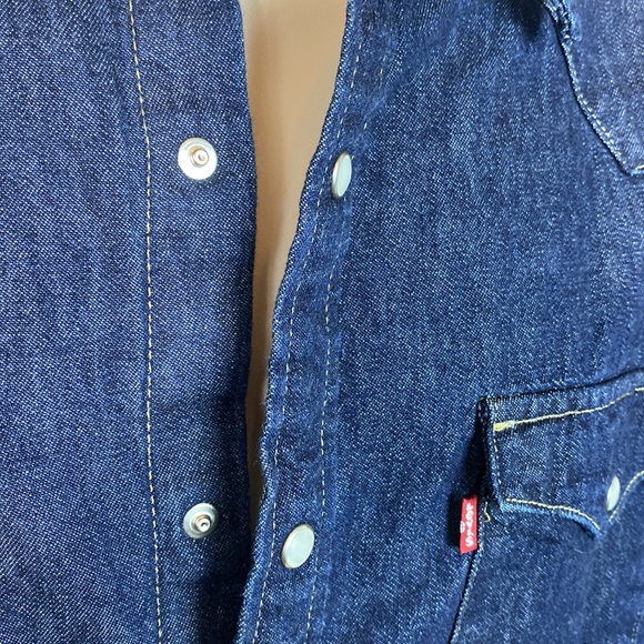 Men's Levi's Dark Wash Western Snap Shirt - Picture 5 of 6